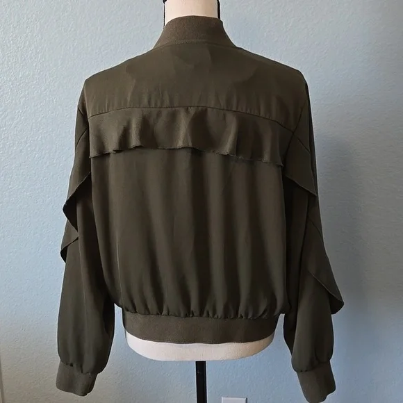 WHO WHAT WEAR Olive Bomber Jacket With Ruffles Bronze Zippered Pockets Sz LARGE - Picture 8 of 14